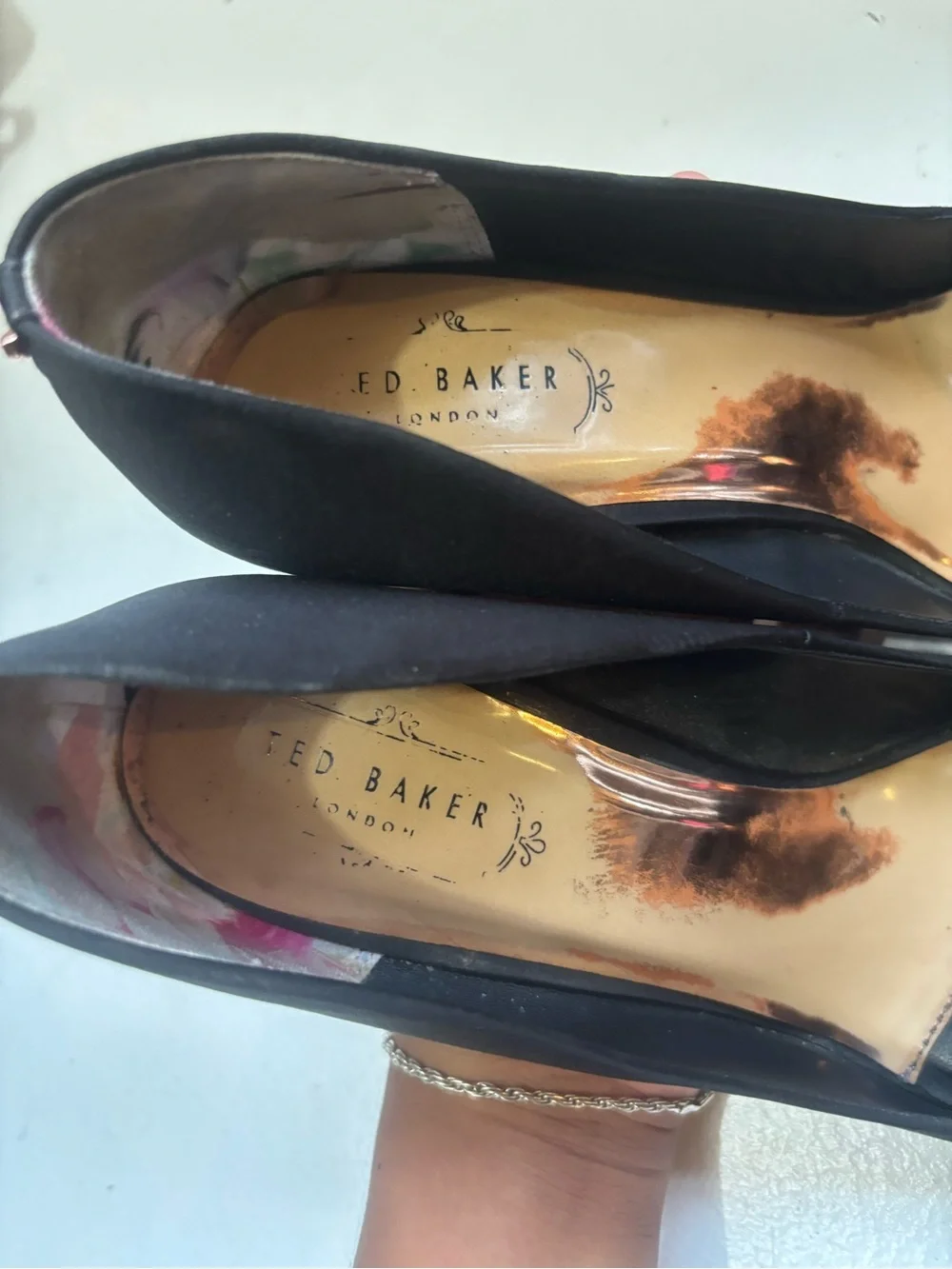 Ted Baker London Black Satin Bow Pumps Heels Rose Gold Pointed Toe 39.5